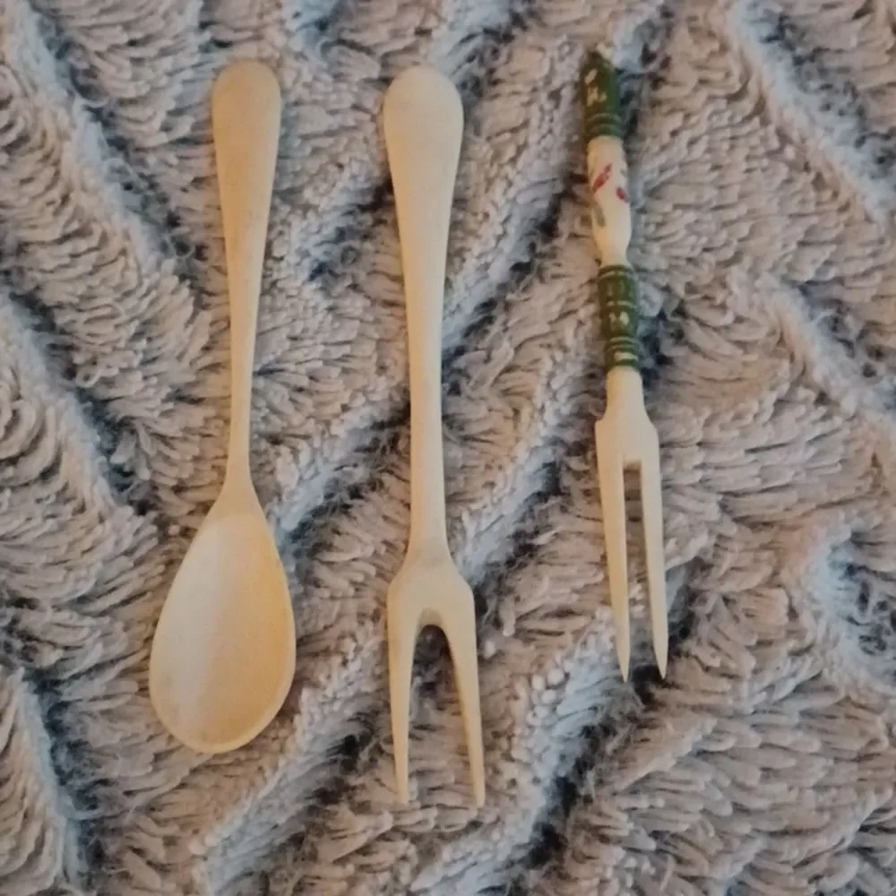 HAND CARVED Bone Vintage 3‎ Piece Set